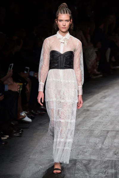 Look 77